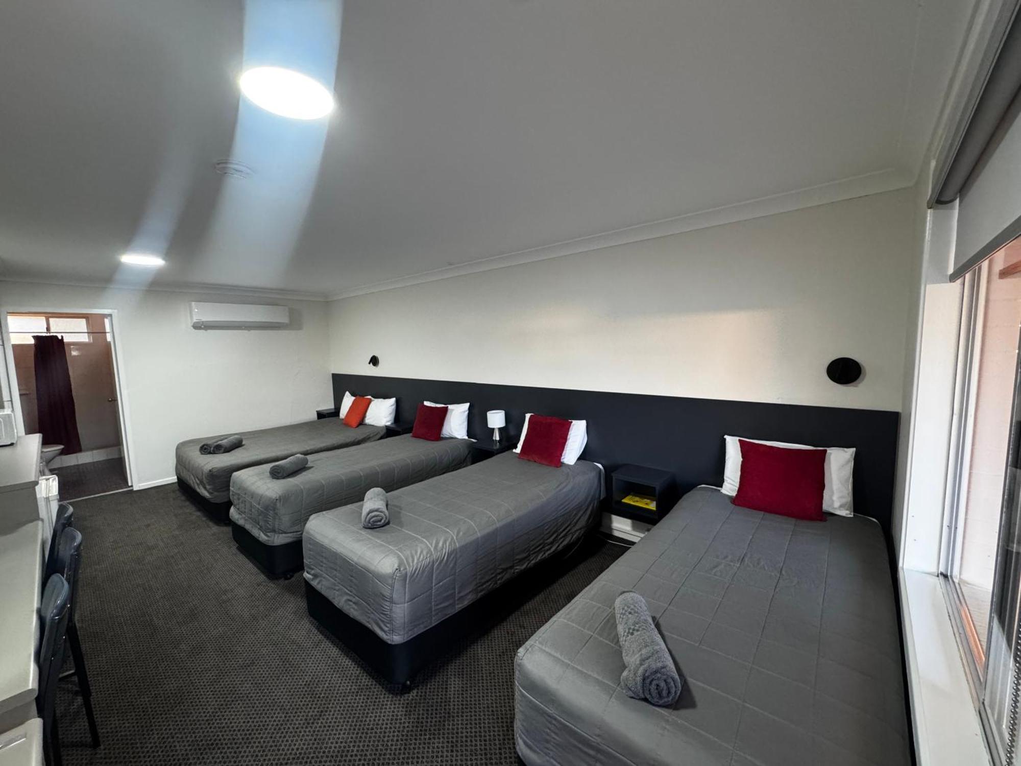 Altona Motel Uralla ภายนอก รูปภาพ